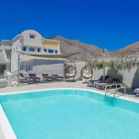 One And Only Beachfront Apartment Perissa (Santorini)